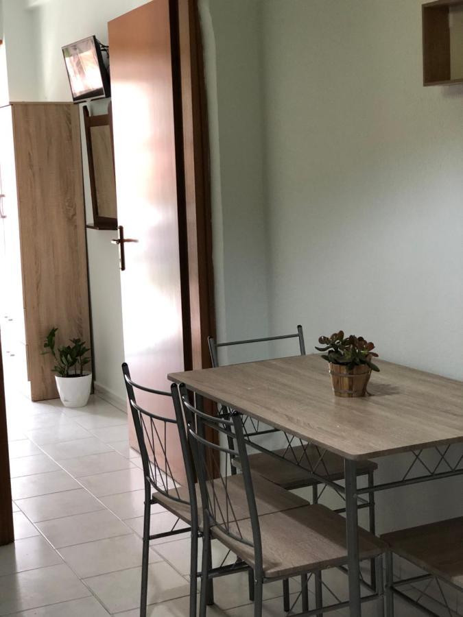 Thealos Inn Nea Vrasna Luaran gambar