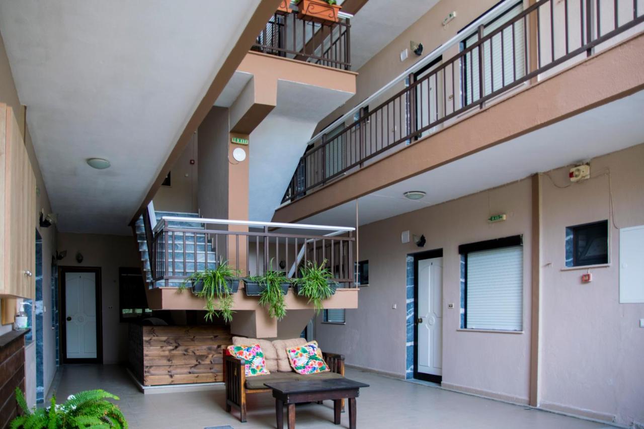 Thealos Inn Nea Vrasna Luaran gambar