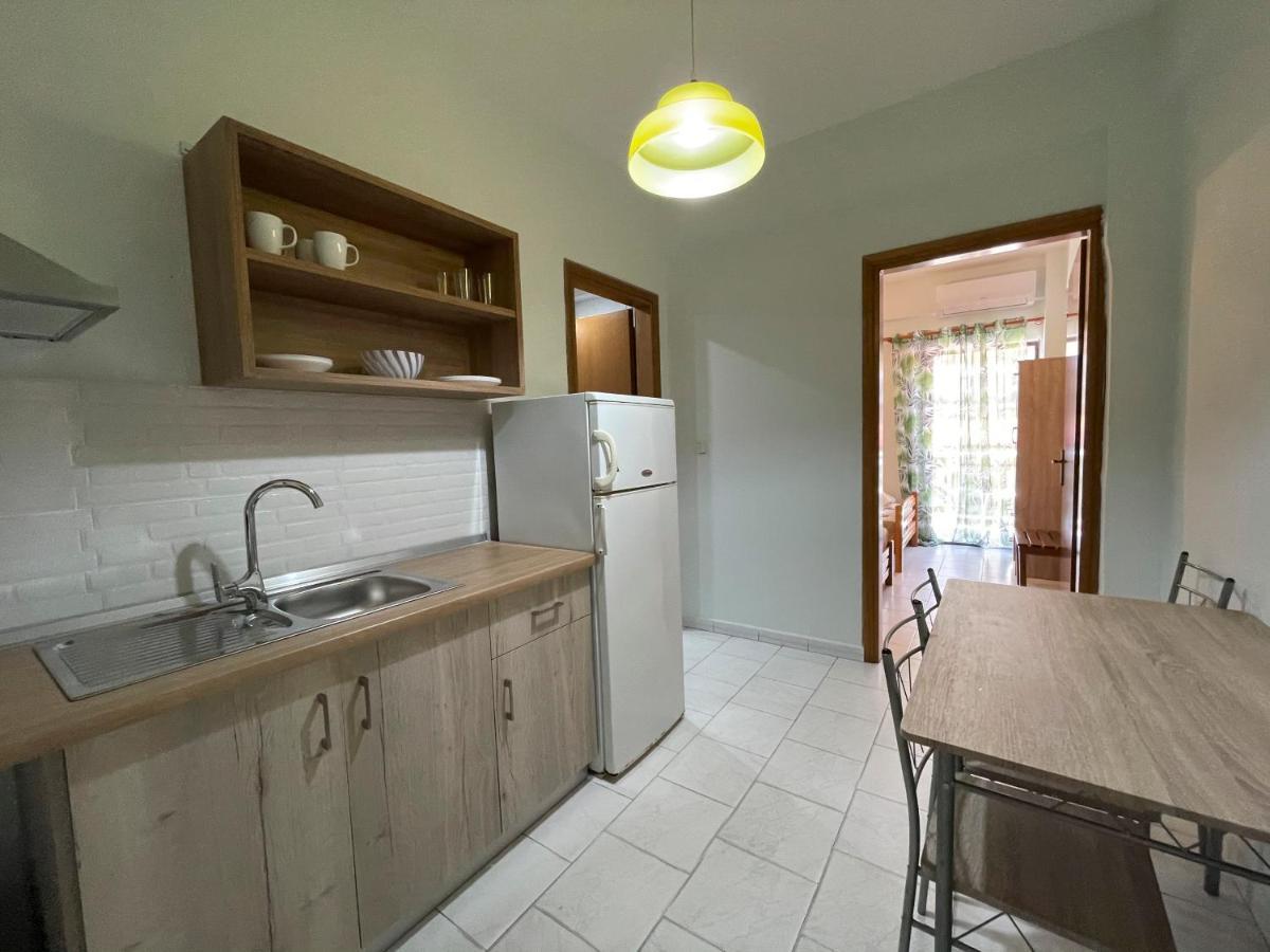 Thealos Inn Nea Vrasna Luaran gambar